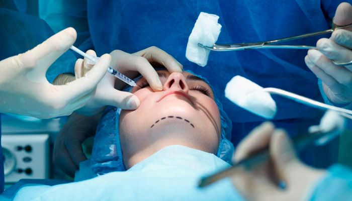 Cirug&iacute;a Oral y Maxilofacial